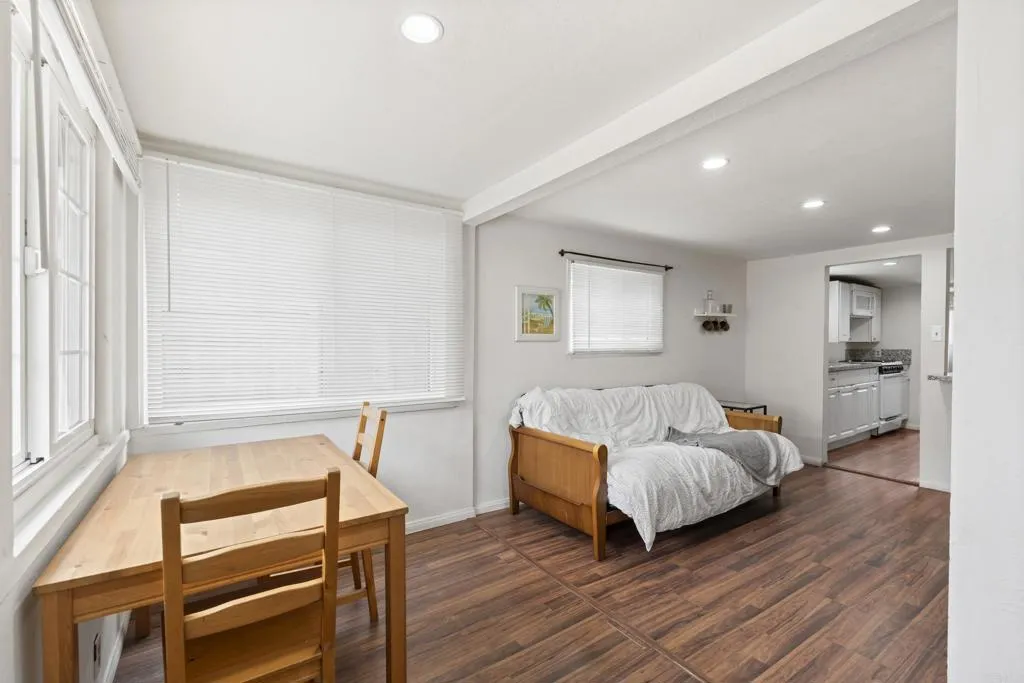 https://cdn.realtyfeed.com/cdn/127/306735323/b35eb433bcae9d36167126a812c1554e.webp
