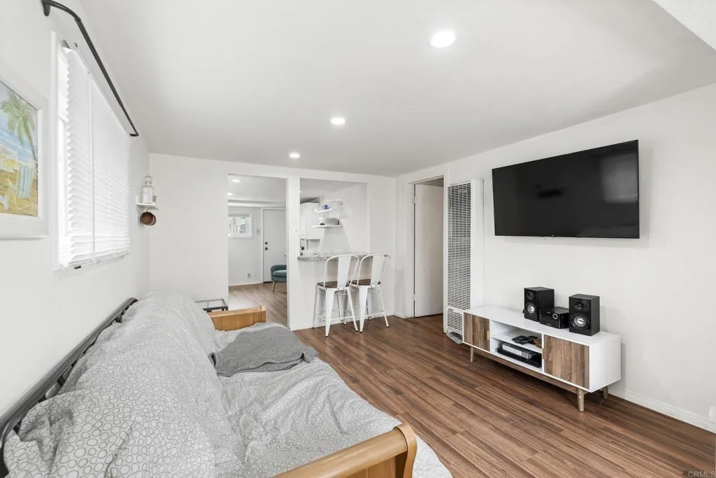https://cdn.realtyfeed.com/cdn/127/306735323/c8a514e0930a7050c7d9a2fe45b122f5.webp