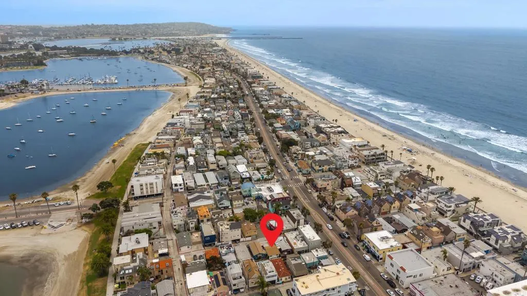 https://cdn.realtyfeed.com/cdn/127/306735323/fc8939d2c0294e2bbc05907261fb7944.webp