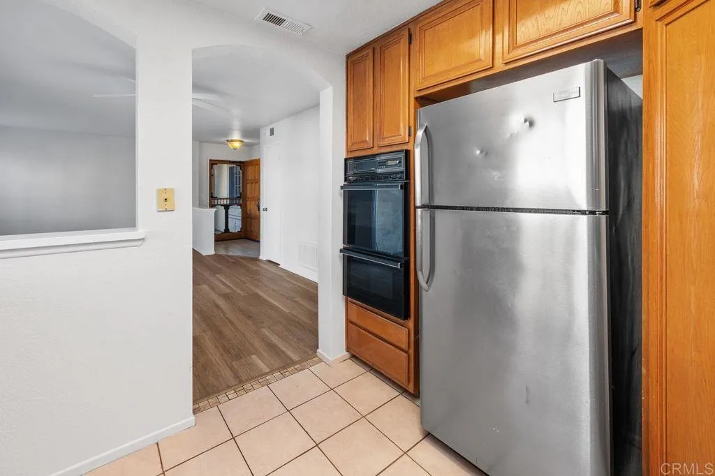https://cdn.realtyfeed.com/cdn/127/306735333/1db0d848770a85f617e134a4272fe0a0.webp