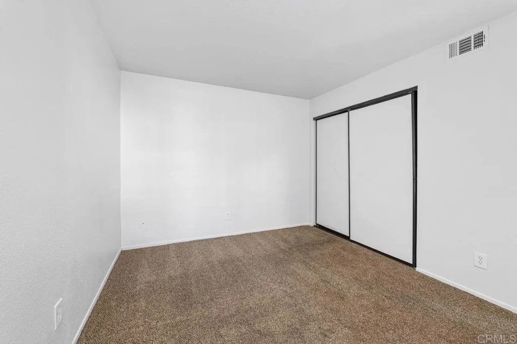 https://cdn.realtyfeed.com/cdn/127/306735333/28cfa3d4cd8238fb1d9317bcc02b4c51.webp