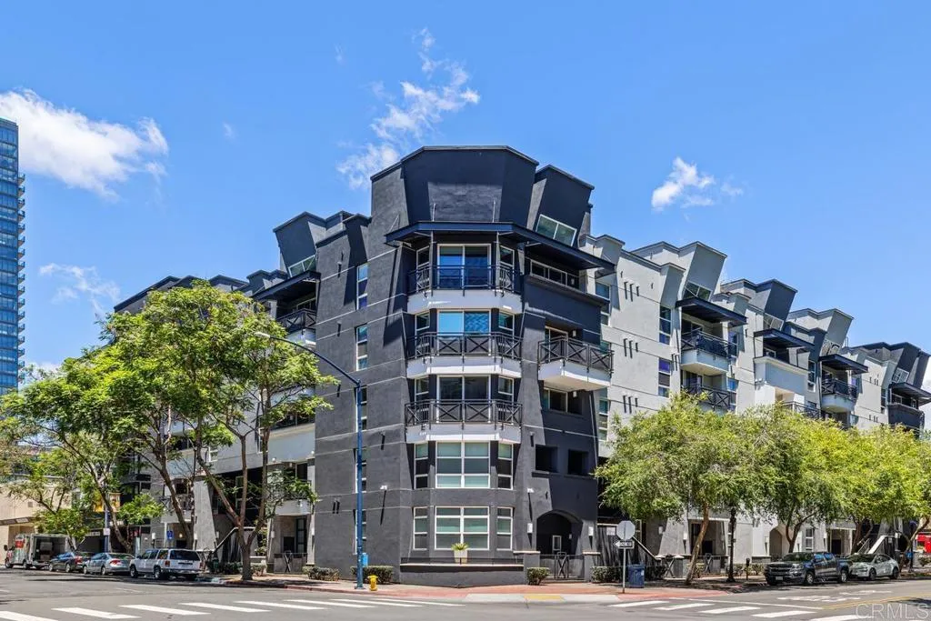 https://cdn.realtyfeed.com/cdn/127/306735340/1c20b5bb598c651017fdb94556a3f29d.webp