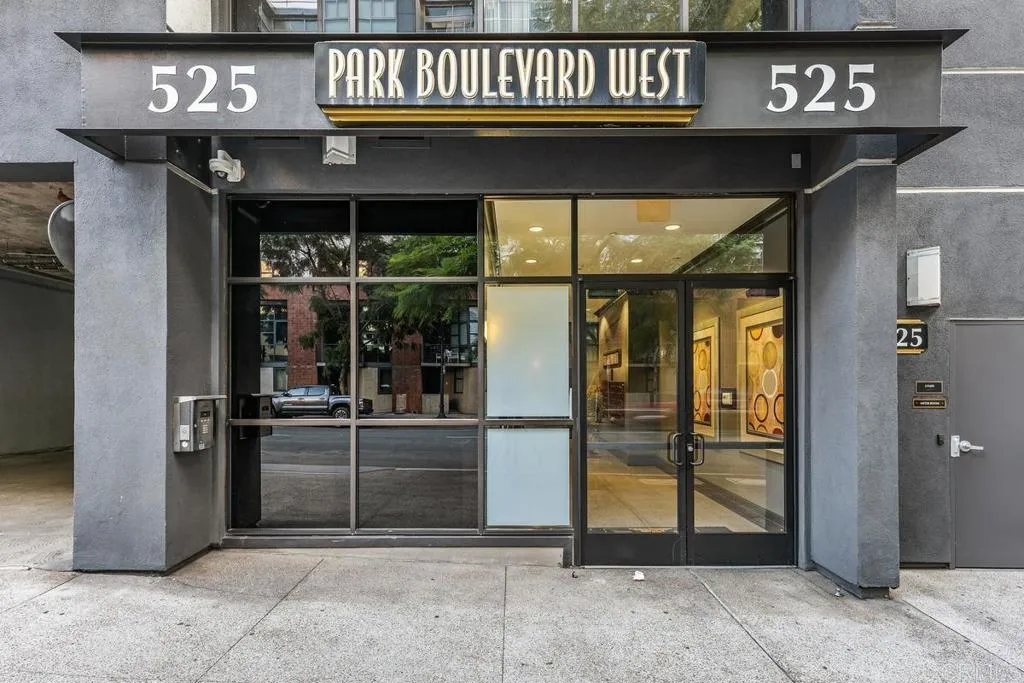 https://cdn.realtyfeed.com/cdn/127/306735340/825eda4c08e2e121b1ca281d7686a2a7.webp