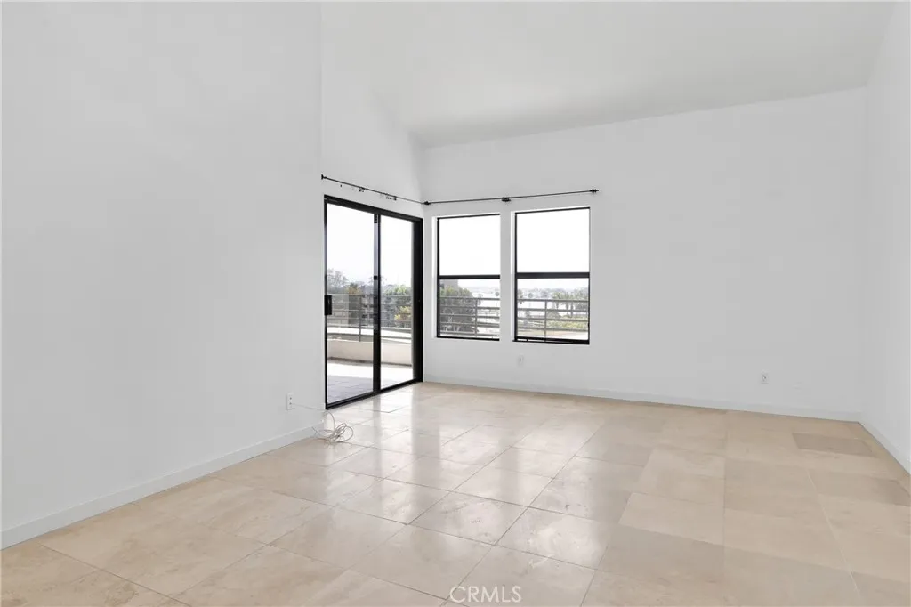 280 Cagney Lane Unit 312, Newport Beach, CA 92663 - Photo 2 of 19, Newport Beach, CA