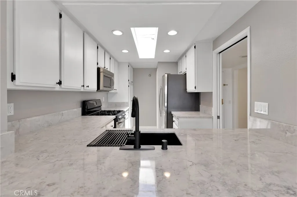 280 Cagney Lane Unit 312, Newport Beach, CA 92663 - Photo 4 of 19, Newport Beach, CA