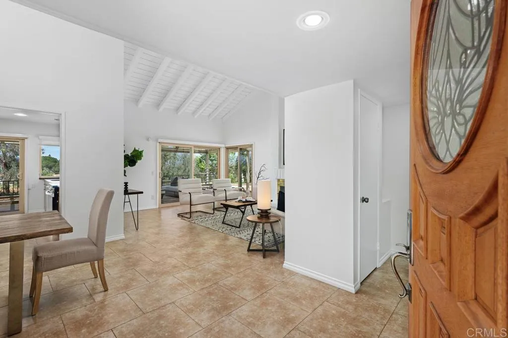 https://cdn.realtyfeed.com/cdn/127/306735459/8eaae9d438bfe1ba8547993cab8d12b9.webp