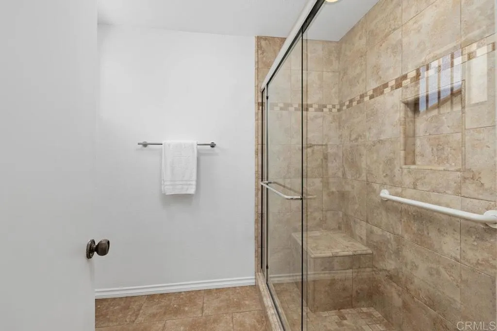 https://cdn.realtyfeed.com/cdn/127/306735459/e80b04fd85abfc3b1cf6909147666aff.webp