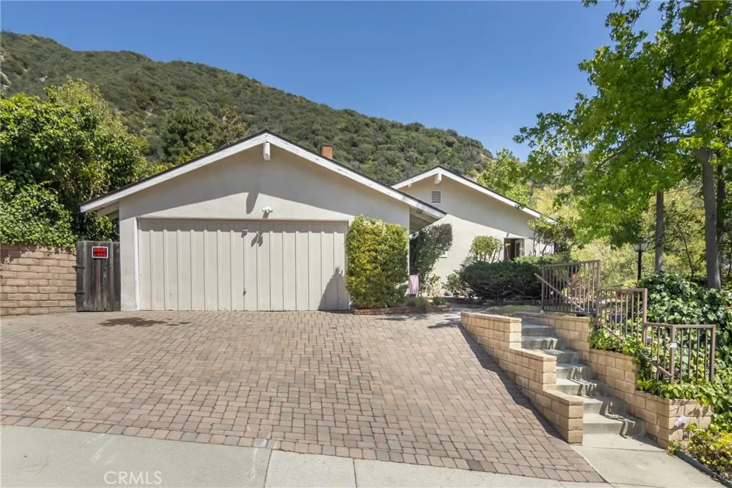 La Canada Flintridge, CA 91011