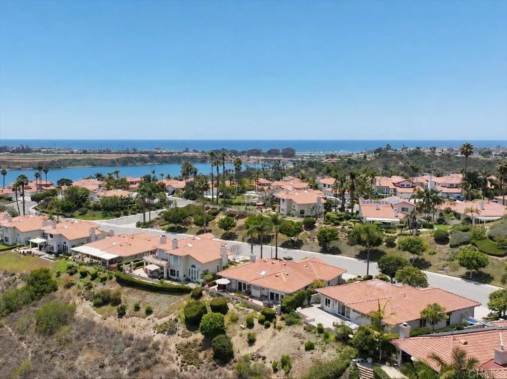 https://cdn.realtyfeed.com/cdn/127/306735523/28d7f6586b9044ed2946ff357a822968.webp