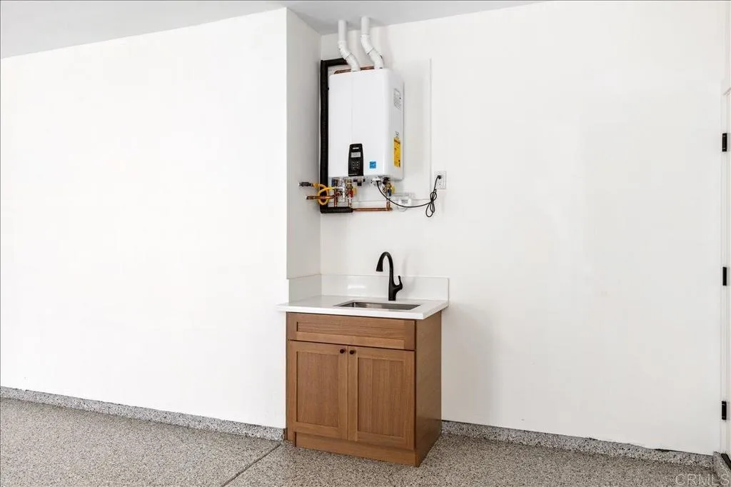 https://cdn.realtyfeed.com/cdn/127/306735523/f95024522610b45253da21781fdfb290.webp