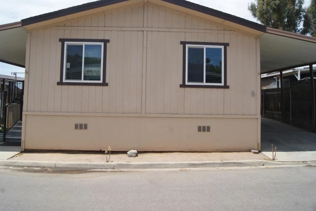 https://cdn.realtyfeed.com/cdn/127/306735559/2b02178ef60d6d89635f6a4dca25d429.webp