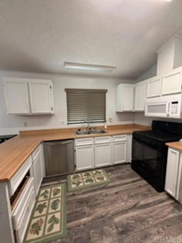 https://cdn.realtyfeed.com/cdn/127/306735559/2c2b811fcc63a14016fa8ac70b2c00dc.webp