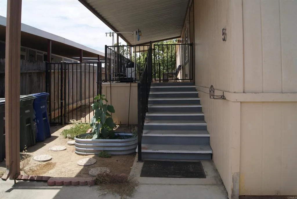 https://cdn.realtyfeed.com/cdn/127/306735559/4eff6901b6ba4cbe153ac1f1bba70f9f.webp