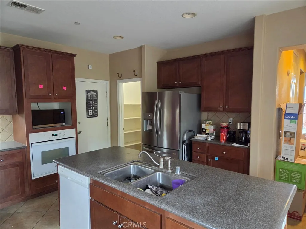 https://cdn.realtyfeed.com/cdn/127/306735566/afaf0dc95d87c98a6ec3190026042b9e.webp