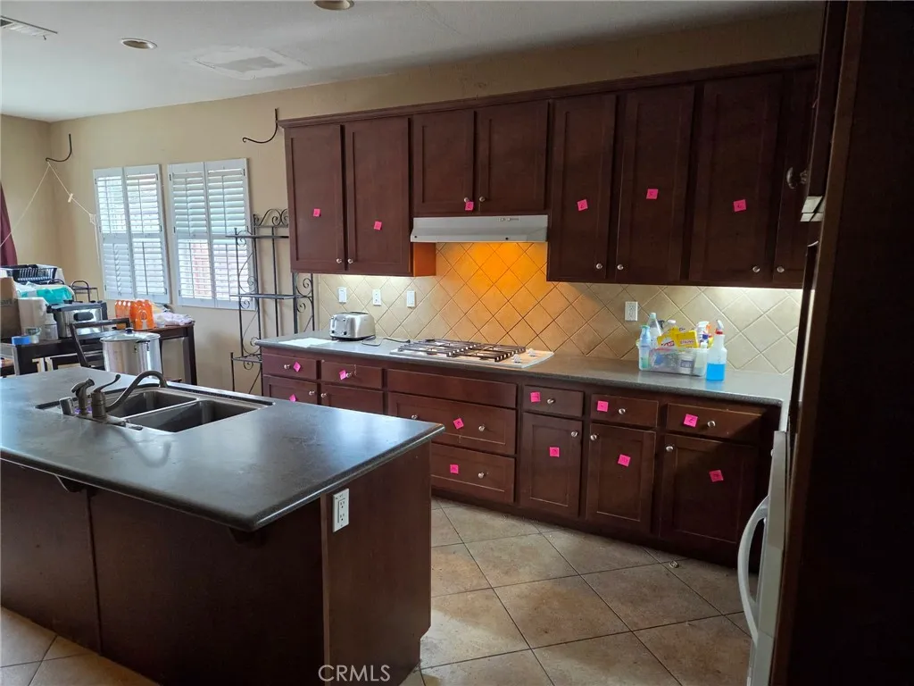 https://cdn.realtyfeed.com/cdn/127/306735566/d8a072e24ac74eaa8bd548258ce5f688.webp