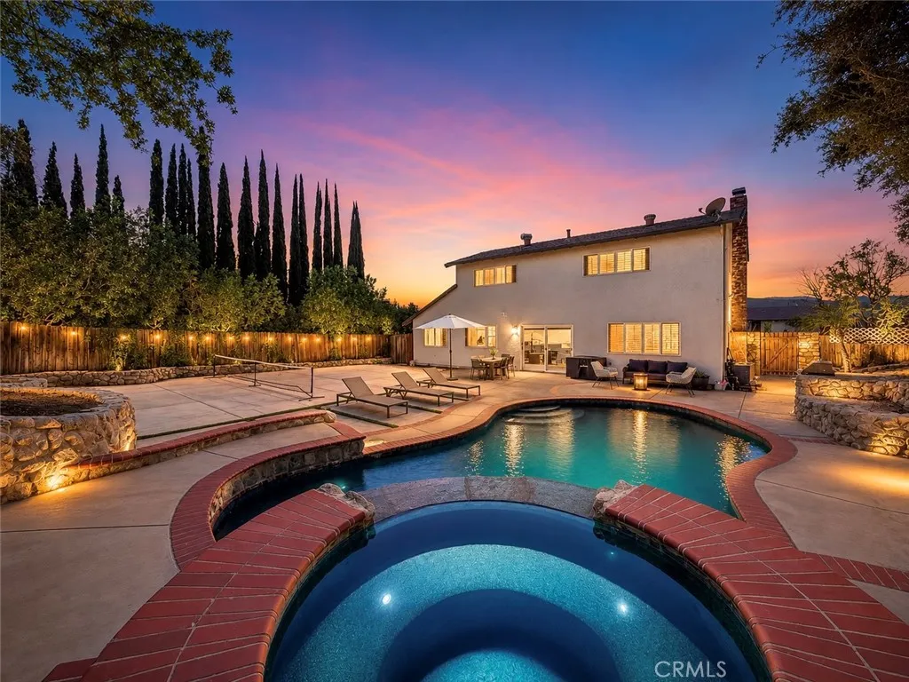 Calabasas, CA 91302