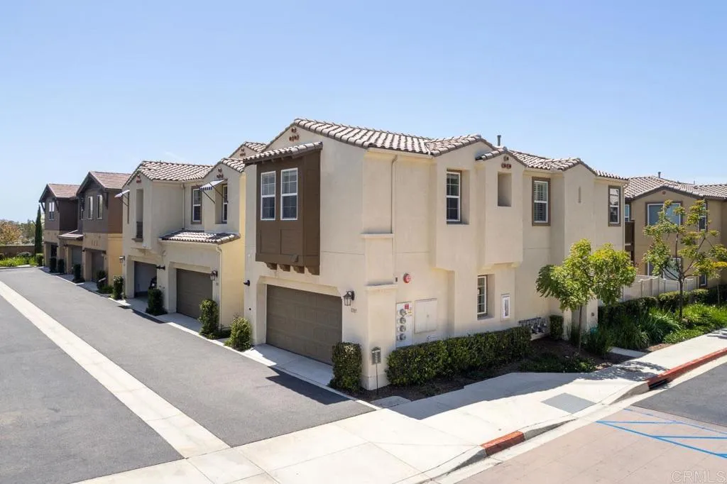 https://cdn.realtyfeed.com/cdn/127/306735610/61cc2f6b2219cc7607bdc67c861cceb7.webp