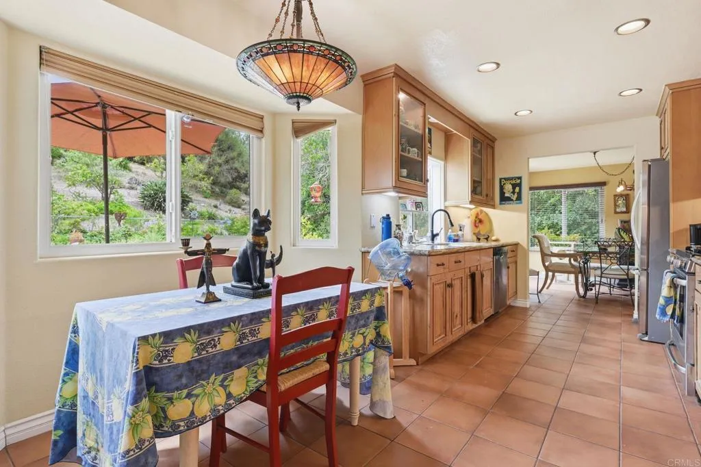 https://cdn.realtyfeed.com/cdn/127/306735630/09fecde87373c96fb60cb833af2f22c8.webp