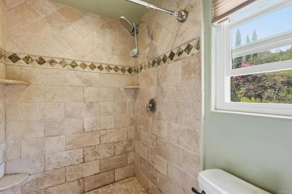 https://cdn.realtyfeed.com/cdn/127/306735630/13de8442321d0590daeb7fa53d34bbca.webp