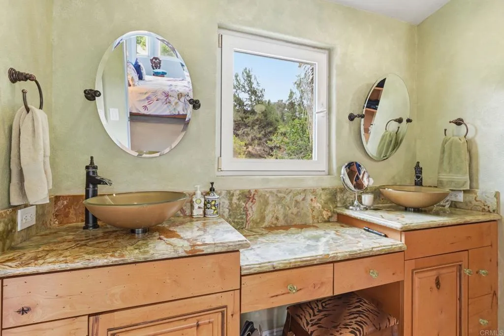 https://cdn.realtyfeed.com/cdn/127/306735630/5493226b5fbf8879b38e2dc405ee35d1.webp