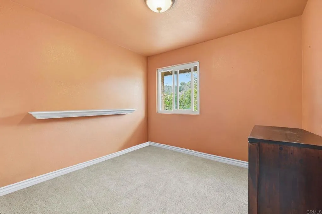 https://cdn.realtyfeed.com/cdn/127/306735630/71b02579f4195c50f31449381e09c1cc.webp