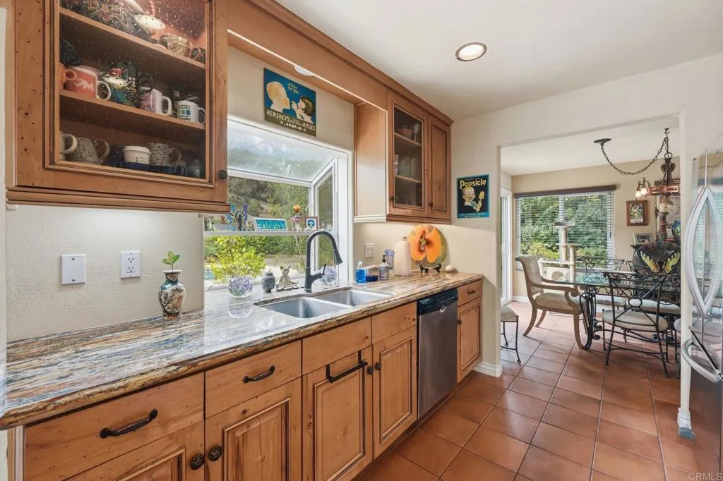 https://cdn.realtyfeed.com/cdn/127/306735630/7eacc5f9cfda466184bcebb6eb837a4c.webp