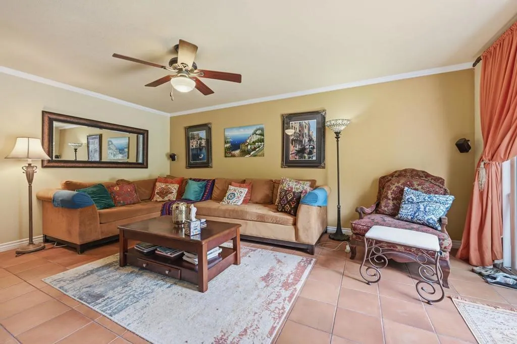 https://cdn.realtyfeed.com/cdn/127/306735630/8967ac04ec1ca17659150dbb9fc0a46a.webp