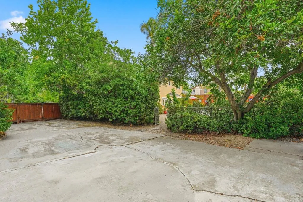 https://cdn.realtyfeed.com/cdn/127/306735630/eae56212bd861e988b53def11a88474c.webp
