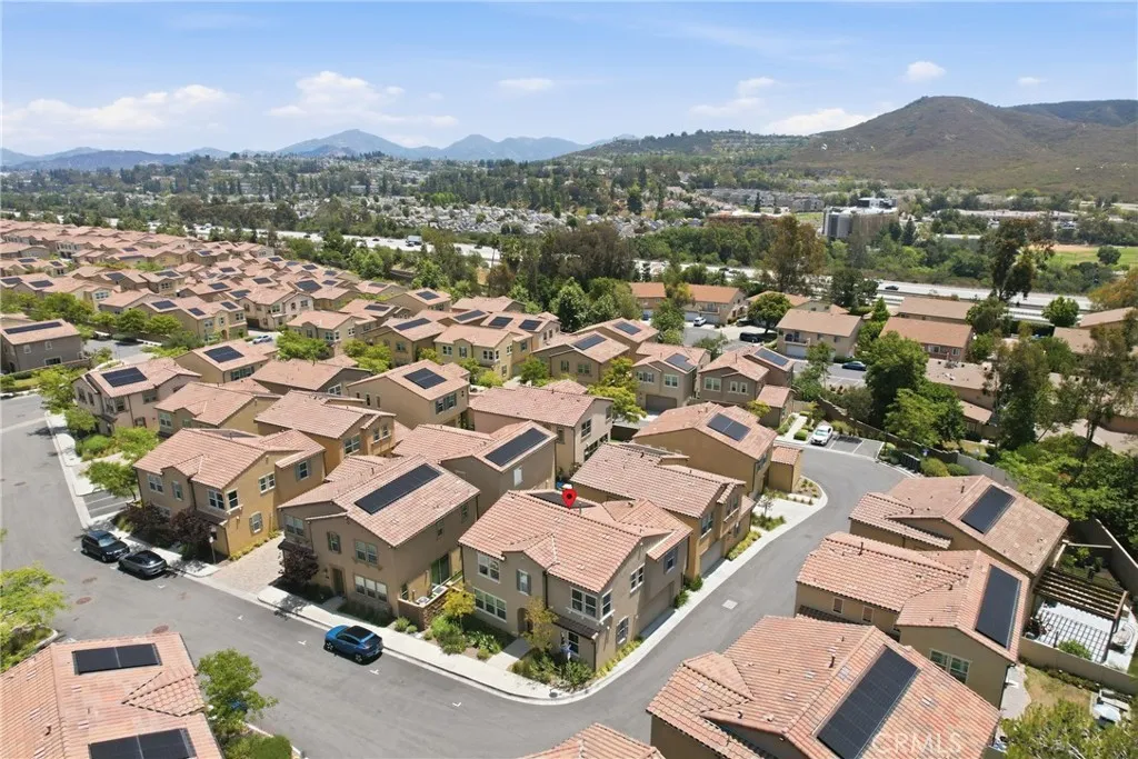 https://cdn.realtyfeed.com/cdn/127/306735632/9a5db43480ca60f67f5ba3ffc115e5bf.webp