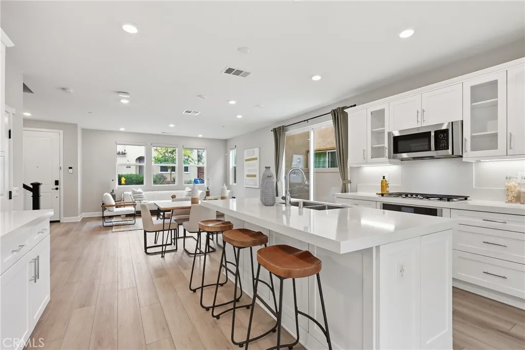 https://cdn.realtyfeed.com/cdn/127/306735632/c8b5449d91d655decfa5bdf145d5dcec.webp