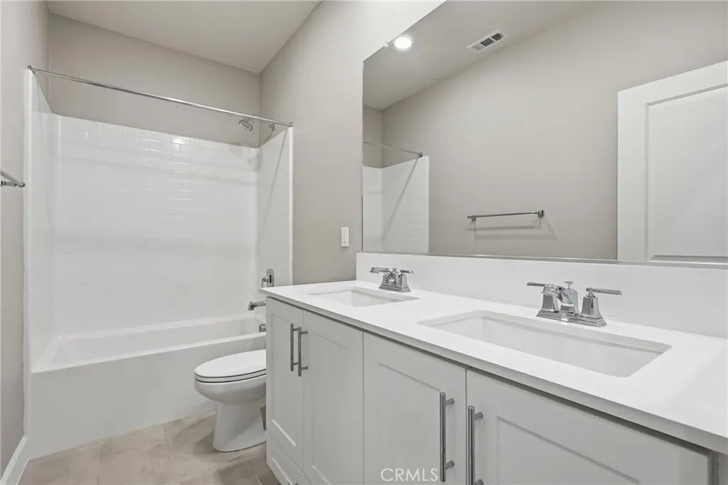 https://cdn.realtyfeed.com/cdn/127/306735632/d2b2c48796bd6448c14735ce9c043f1e.webp