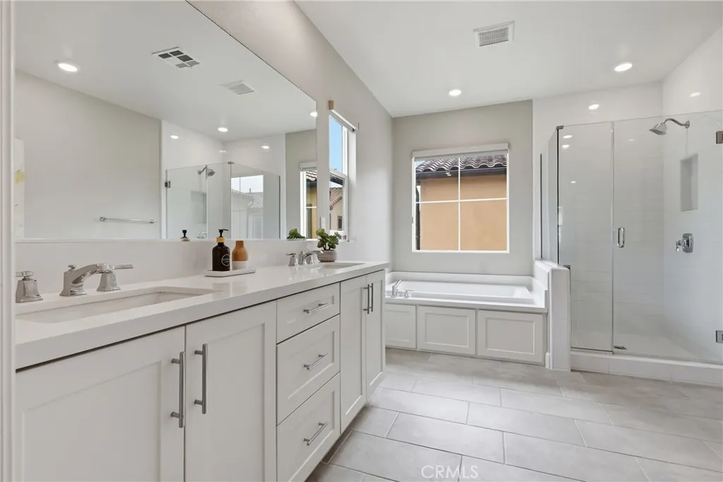 https://cdn.realtyfeed.com/cdn/127/306735632/d8aff1b9dc217cabea8af6b73467b9ea.webp