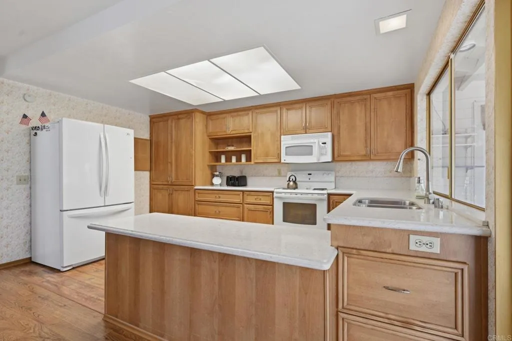 https://cdn.realtyfeed.com/cdn/127/306735639/05ef529a355607615009332141745ed2.webp