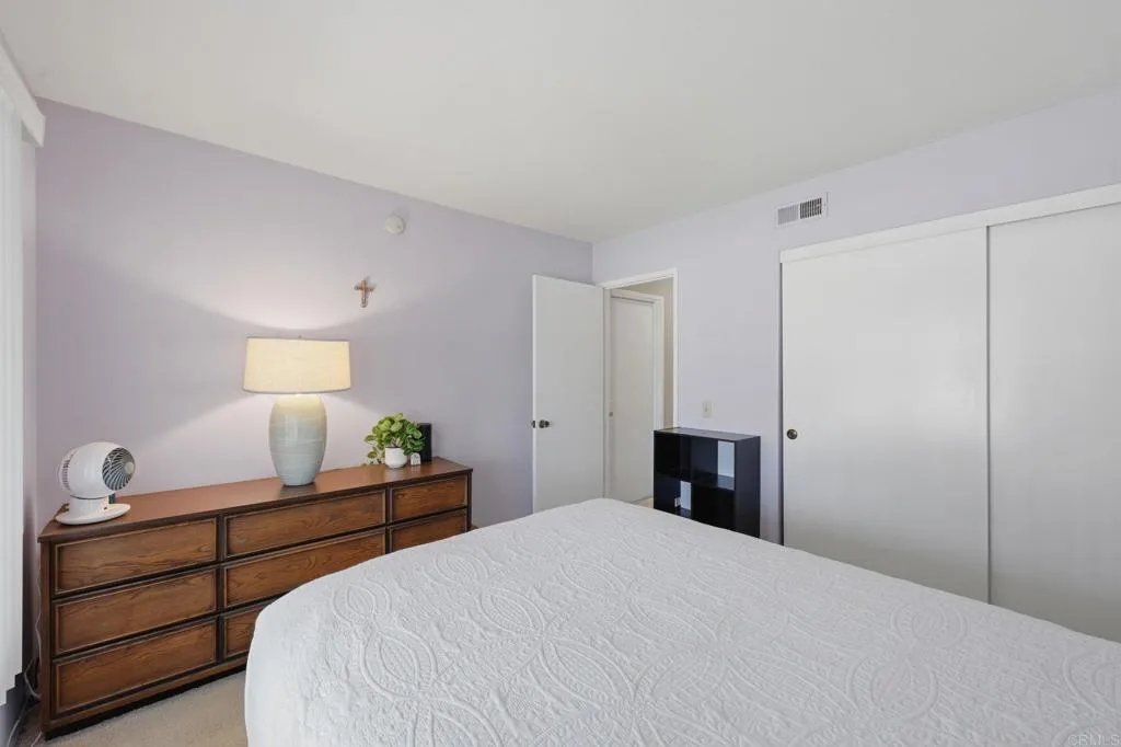 https://cdn.realtyfeed.com/cdn/127/306735639/b79bdf473579dcfcb78b7cb9708c762f.webp