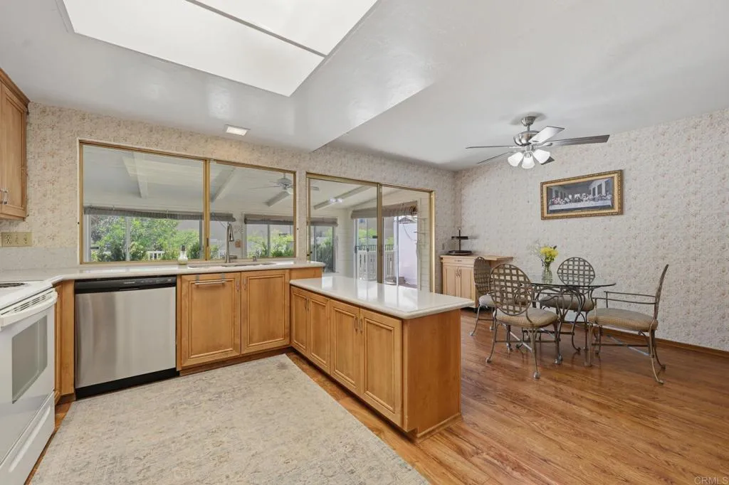 https://cdn.realtyfeed.com/cdn/127/306735639/dfe297d902a63a32cfeae73908f66321.webp