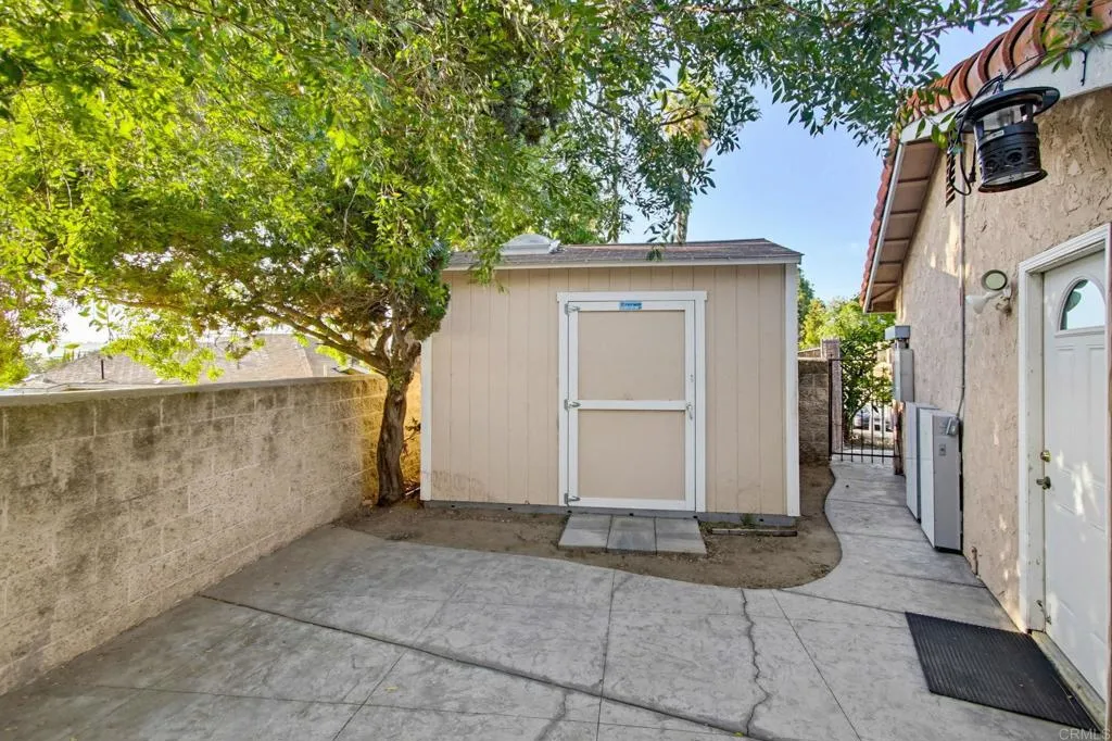 https://cdn.realtyfeed.com/cdn/127/306735648/18fb7459bde11382df6df026ee4353a2.webp