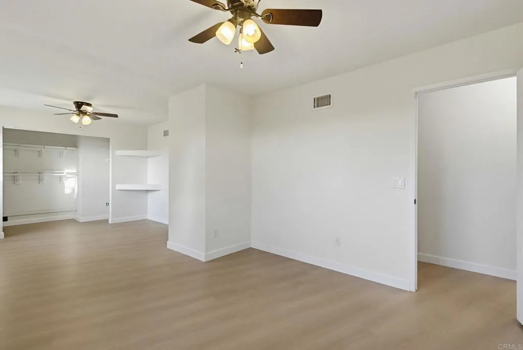 https://cdn.realtyfeed.com/cdn/127/306735648/2e190eb46710fe479001b2f3e963e7db.webp