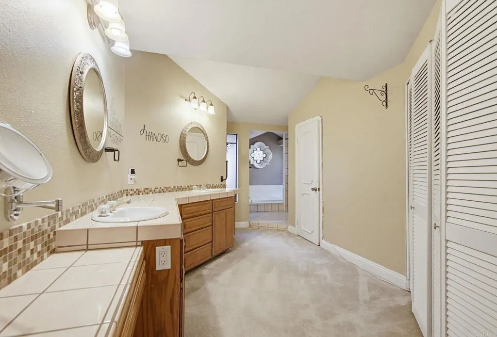https://cdn.realtyfeed.com/cdn/127/306735648/326f6af24a458f99cc3169a84f822745.webp
