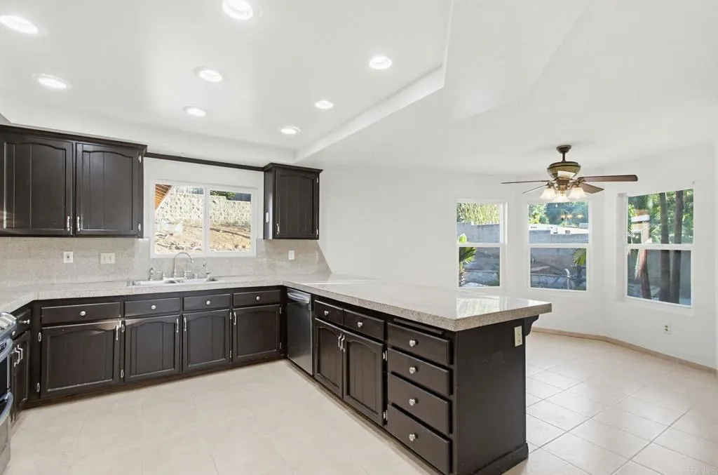 https://cdn.realtyfeed.com/cdn/127/306735648/3be2158725ec96d7f928526585015c18.webp