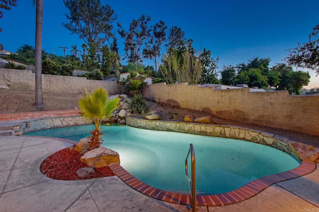 https://cdn.realtyfeed.com/cdn/127/306735648/a61d73bd764b2d1a563581287b77602b.webp
