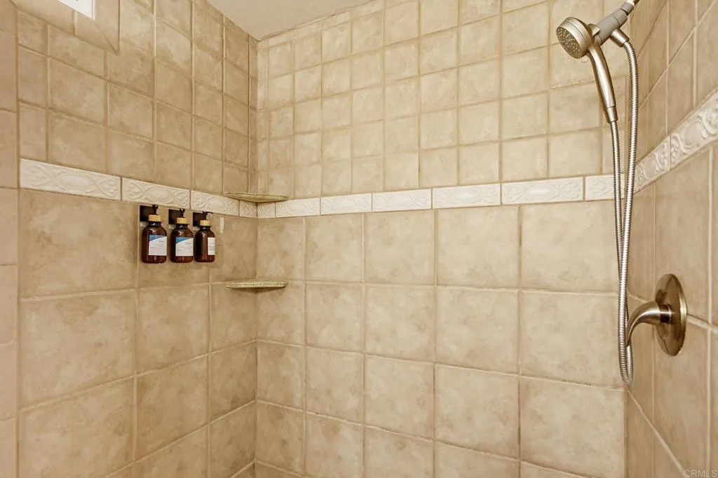 https://cdn.realtyfeed.com/cdn/127/306735648/efd2cb26e1d5cbc80466b3ace412ddc6.webp