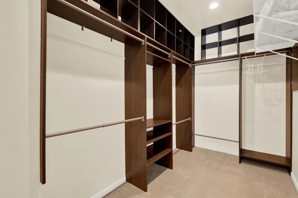 https://cdn.realtyfeed.com/cdn/127/306735704/0da7d97be38a576d1819db49b95fecb0.webp