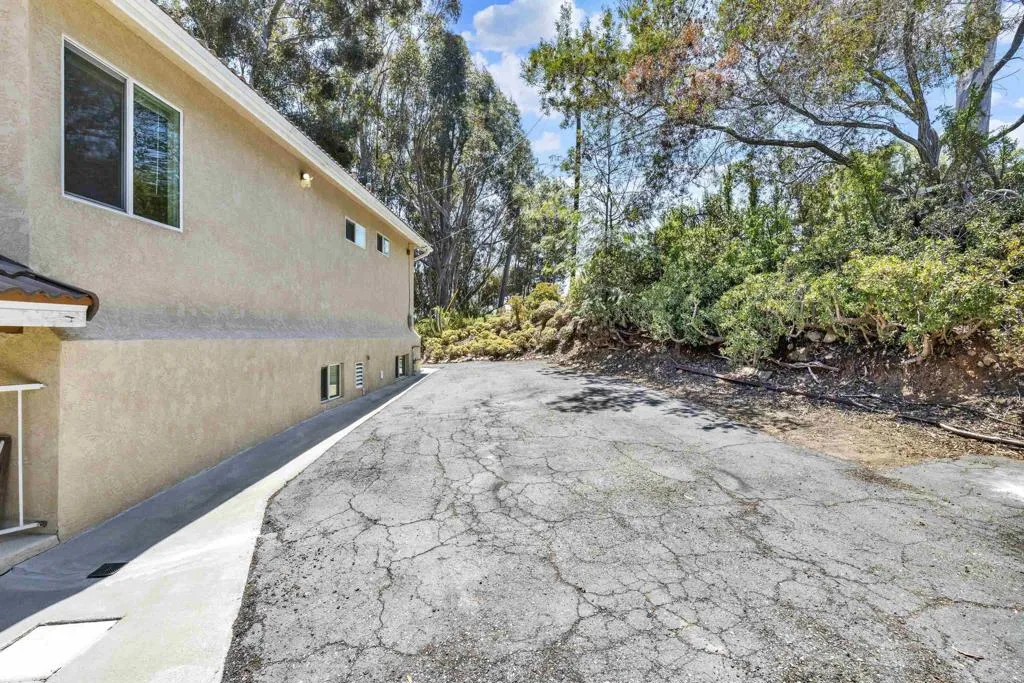 https://cdn.realtyfeed.com/cdn/127/306735704/3e734e4eff590f3b9bc784674eb30401.webp
