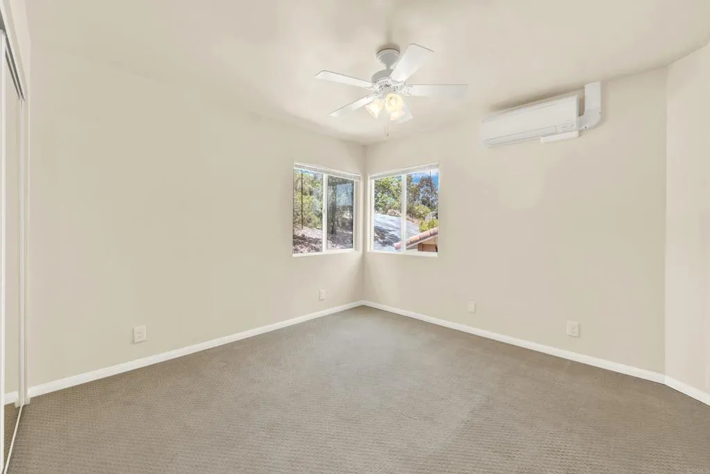 https://cdn.realtyfeed.com/cdn/127/306735704/51a2d4caac3450aa1c928402694a5186.webp