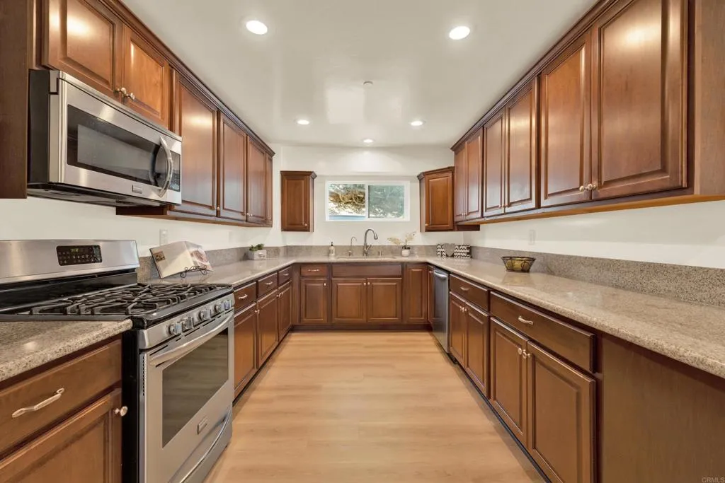 https://cdn.realtyfeed.com/cdn/127/306735704/55c07c176243a50680510878b54ad8ac.webp