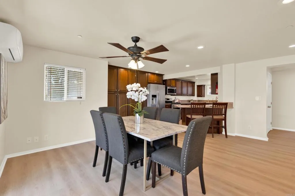 https://cdn.realtyfeed.com/cdn/127/306735704/7924800df1819846c4e7afd2c6bbda8c.webp
