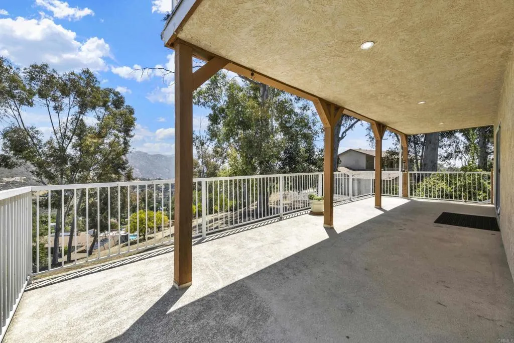 https://cdn.realtyfeed.com/cdn/127/306735704/982f2bad2a10d7ab9359cc327588b01f.webp