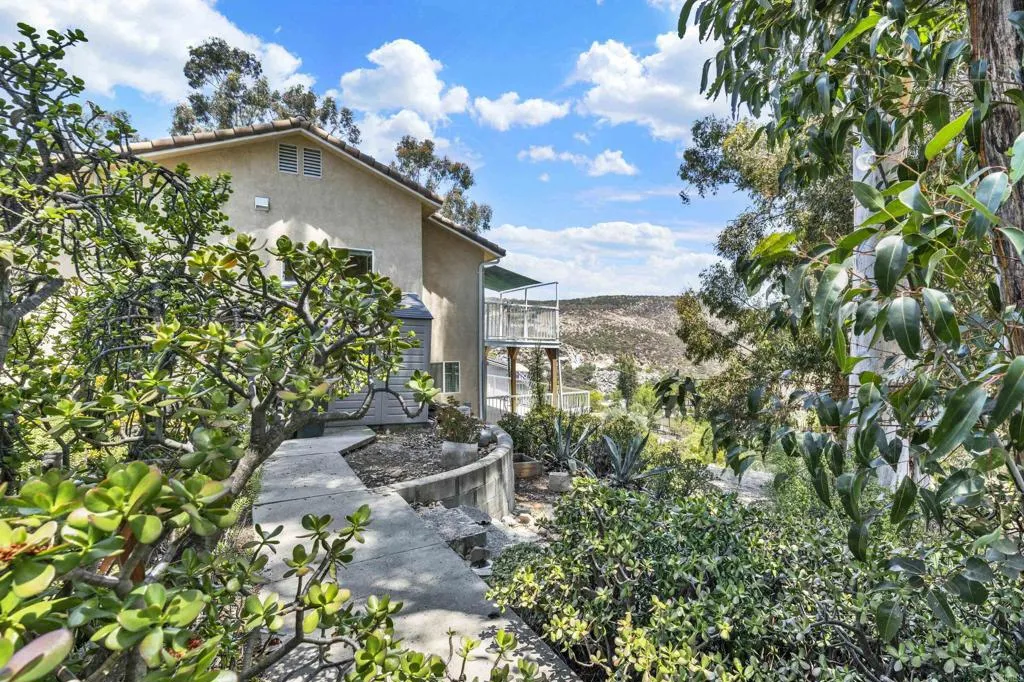 https://cdn.realtyfeed.com/cdn/127/306735704/c0ea1d094a5b8b4ba5220a75dd58954b.webp