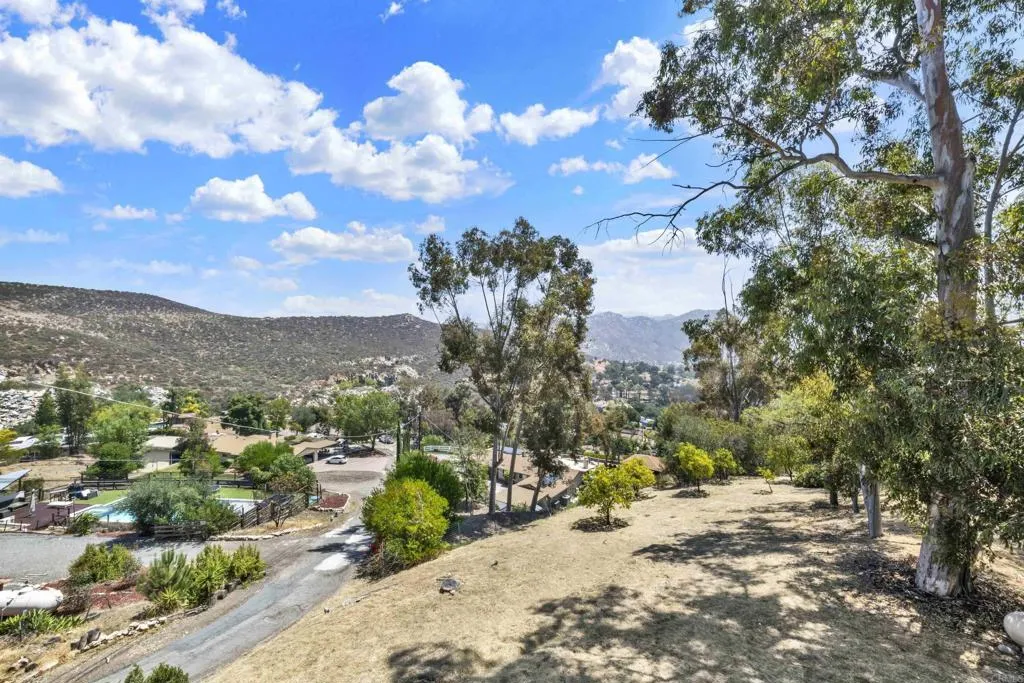 https://cdn.realtyfeed.com/cdn/127/306735704/d3c650fa5957add4a8bf37ed712fe973.webp