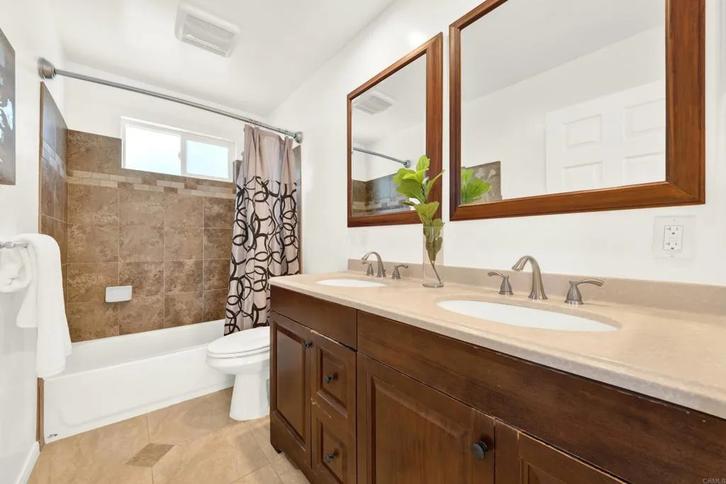 https://cdn.realtyfeed.com/cdn/127/306735704/f58a9a736bf4773c7c952dd3b86a8cfb.webp